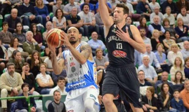 basket-la-dinamo-sassari-batte-varese-78-72