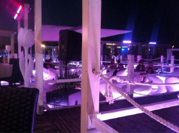 attentato-incendiario-nel-locale-and-quot-sax-beach-and-quot-al-poetto-danni-ingenti