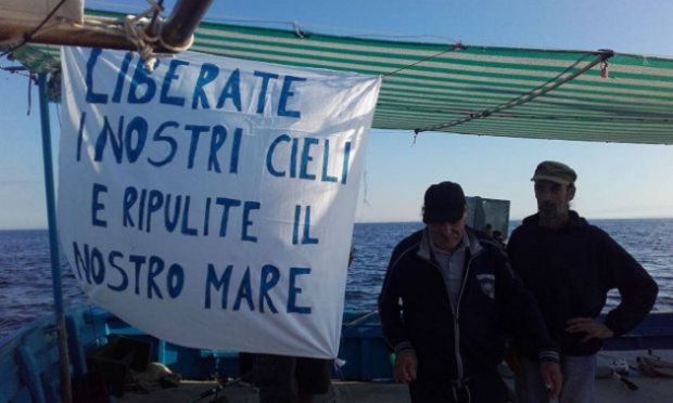 difesa-secondo-giorno-di-protesta-dei-pescatori-a-oristano