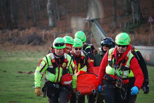 cinque-turisti-dispersi-nella-notte-a-cala-luna-interviene-il-soccorso-alpino