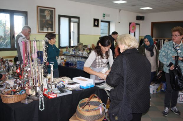 "La Caritas cerca giocattoli e vestiti per i migranti". Ma è una bufala and-quot-la-caritas-cerca-giocattoli-e-vestiti-per-i-migranti-and-quot-ma-and-egrave-una-bufala