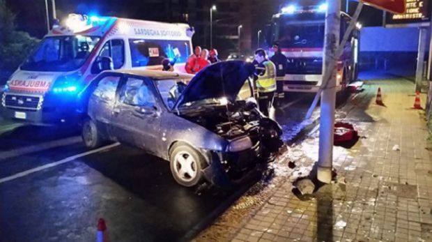 schianto-contro-un-palo-muore-automobilista