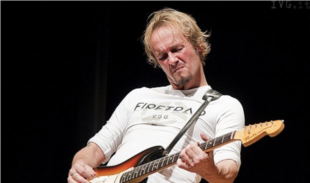 luca-colombo-a-cagliari-per-una-guitar-clinic