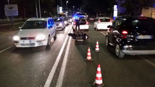 scontro-auto-con-moto-ferito-motociclista