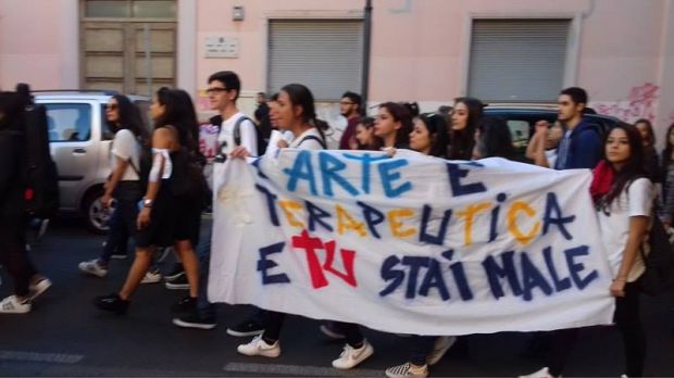 "Vogliamo una scuola a regola d'arte". La lettera di un docente dell'Artistico Foiso Fois and-quot-vogliamo-una-scuola-a-regola-d-arte-and-quot-la-lettera-di-un-docente-dell-artistico-foiso-fois