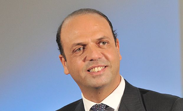 Migranti: Alfano migranti-alfano-macchina-soccorsi-e-accoglienza-funziona