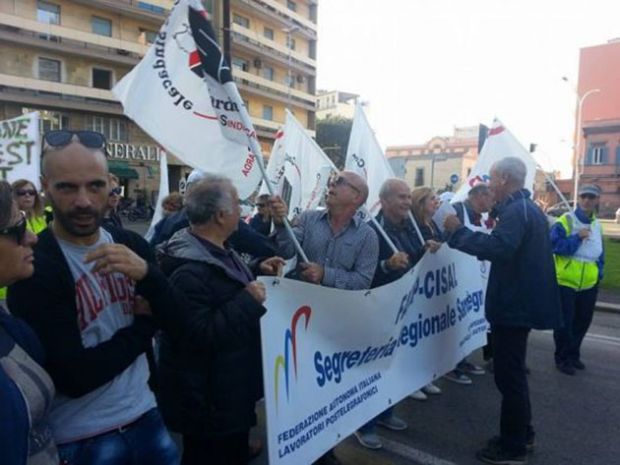 poste-dedoni-rif-and-quot-pigliaru-intervenga-no-tagli-aree-interne-and-quot