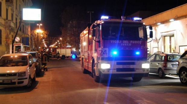 attentato-incendiario-contro-avvocato-in-fiamme-auto