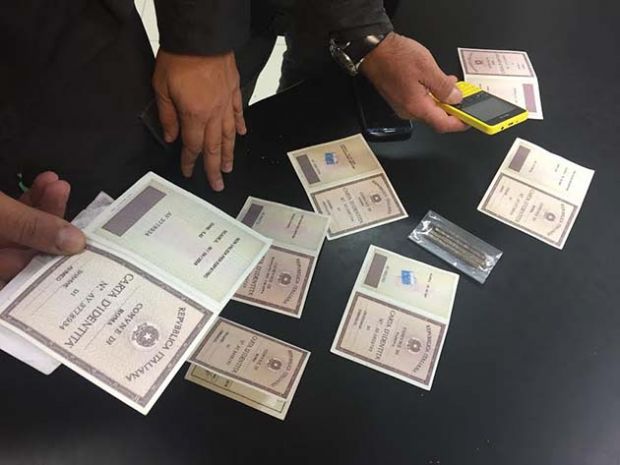 sulla-nave-con-hashish-e-sette-documenti-d-identit-and-agrave-falsi-in-manette-un-35enne