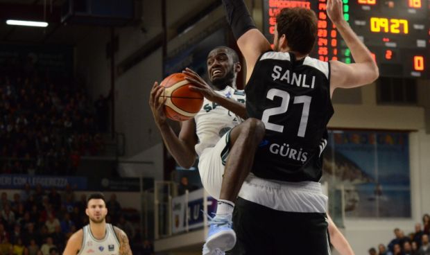 basket-champions-sassari-perde-contro-il-besiktas-74-75