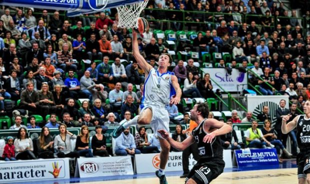 Basket basket-dinamo-due-sconfitte-di-fila-ma-morale-and-egrave-al-top