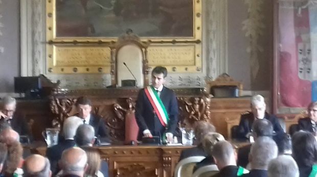 Renzi a Cagliari renzi-a-cagliari-firma-patto-poi-incontro-con-operai-sulcis