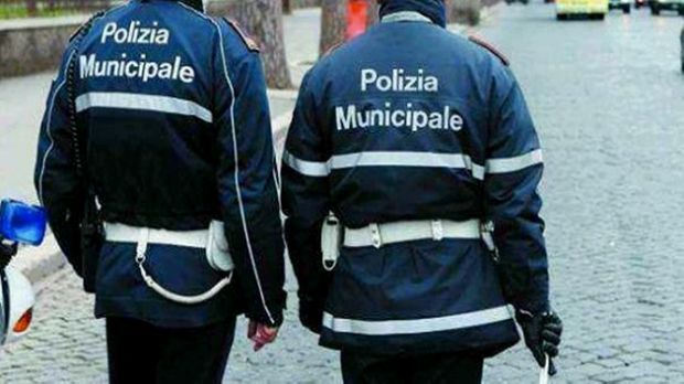 Cagliari cagliari-richiedente-asilo-egiziano-ritrova-portafoglio-e-lo-consegna-a-agenti