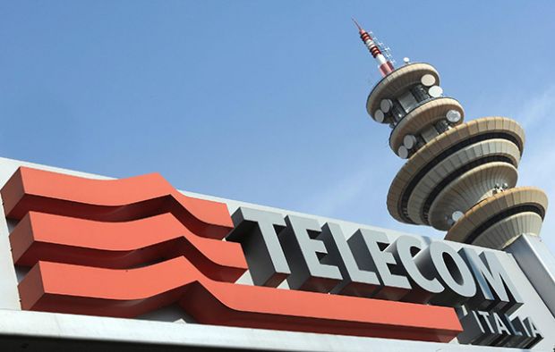 telecom-cagliari-in-200-chiedono-garanzie-per-il-futuro