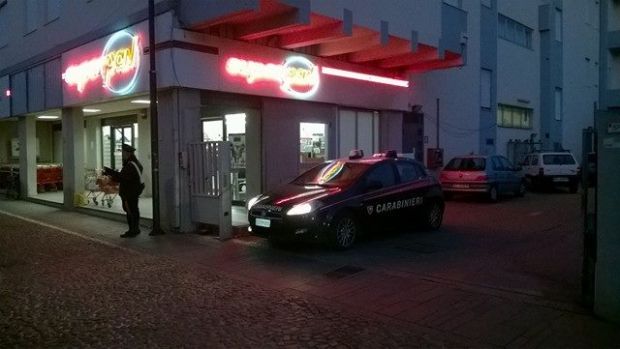 rapina-a-volto-coperto-in-un-supermercato-arrestato