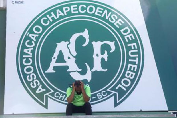 calcio-cagliari-a-pescara-con-maglia-della-chapecoense