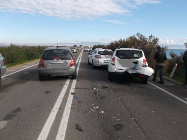 Tamponamento a catena tamponamento-a-catena-4-auto-coinvolte