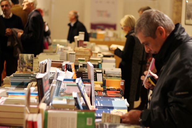 Isola dei libri isola-dei-libri-cartaceo-e-digitale-i-nuovi-equilibri-delle-frontiere-dell-and-rsquo-editoria