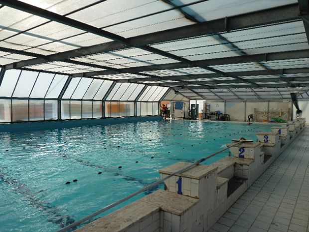 respirano-acido-in-piscina-5-intossicati-a-cagliari