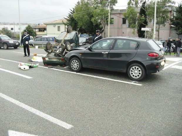 ape-contro-auto-muore-anziano-di-92-anni