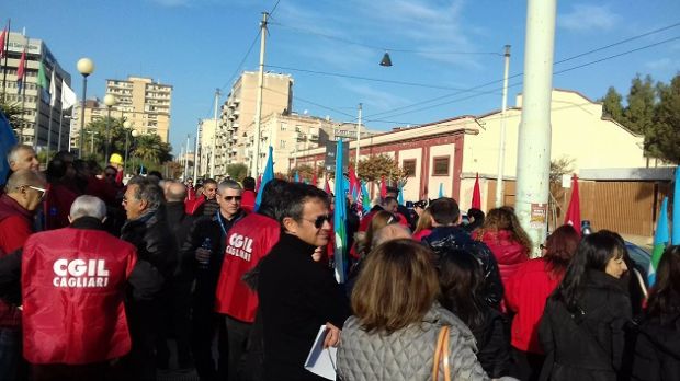 Lavoratori Telecom in piazza lavoratori-telecom-in-piazza-traffico-deviato