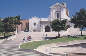 chiesa-inaugurato-nuovo-portone-santuario-bonaria