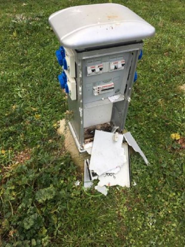 sadali-teppisti-vandalizzano-area-camper-sindaco-mura-and-quot-episodio-da-condannare-and-quot