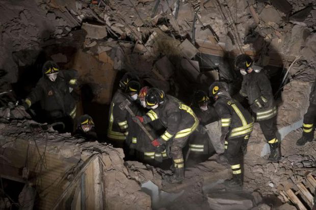 crollo-palazzina-morte-madre-e-figlia