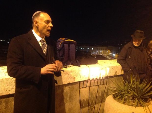 cagliari-dopo-524-anni-dalla-cacciata-dal-ghetto-l-and-rsquo-accensione-del-v-and-deg-lume-della-channukk-and-agrave