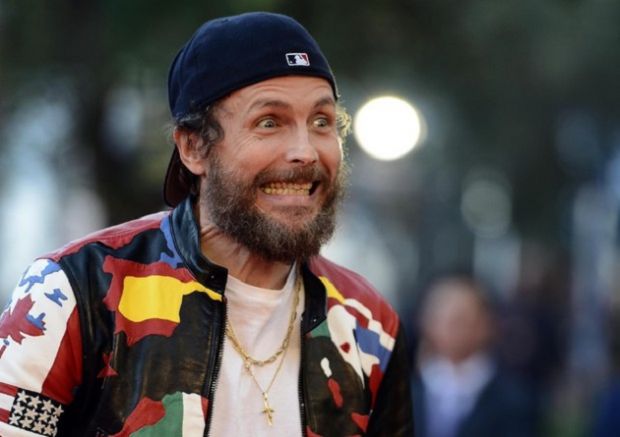 da-jovanotti-15-quintali-di-crocchette-a-canile-cortona