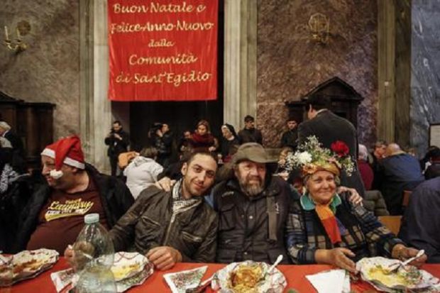 a-roma-il-tradizionale-pranzo-della-comunit-and-agrave-di-sant-egidio-800-poveri-a-tavola