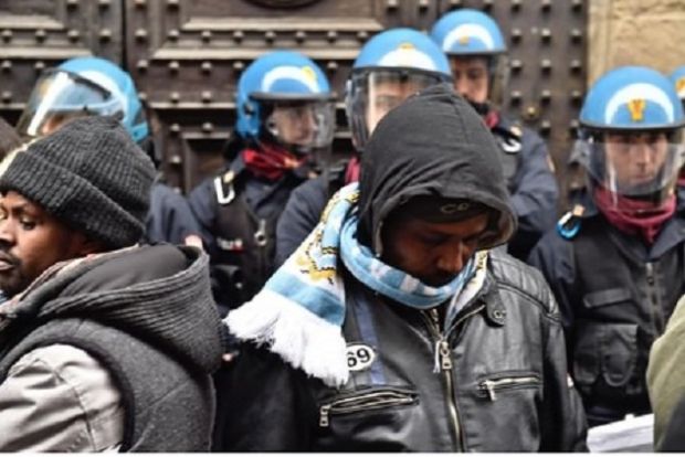 rogo-capannone-tensione-alla-prefettura