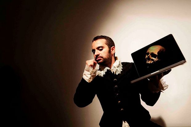 Il 17 gennaio il laboratorio di teatro "Quando ti chiedono se sei Amleto tu gli devi dire sì" il-17-gennaio-il-laboratorio-di-teatro-and-quot-quando-ti-chiedono-se-sei-amleto-tu-gli-devi-dire-s-and-igrave-and-quot