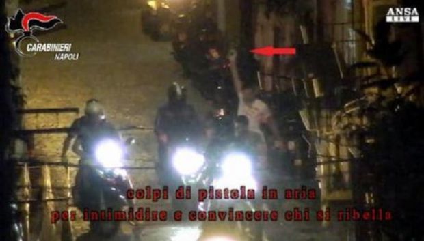 bimbi-per-confezionare-droga-e-spacciare