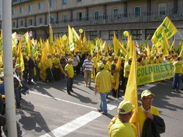 cagliari-mondo-agricolo-in-fermento-per-il-corteo-del-1-febbraio-giornata-campale-per-la-viabilit-and-agrave