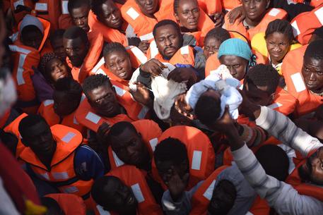 soccorsi-1600-migranti-nel-canale-di-sicilia