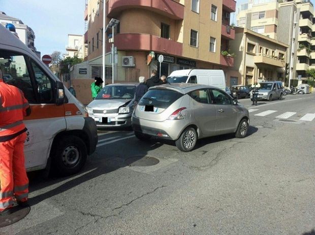 Scontro tra due auto scontro-tra-due-auto-ferita-28enne