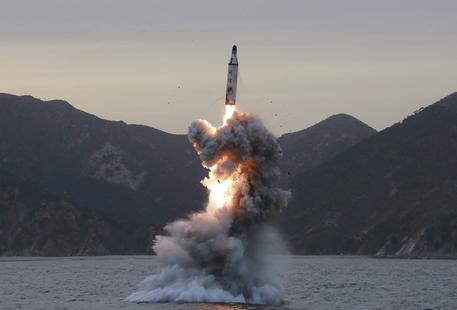 Corea Nord lancia missile in mar Giappone corea-nord-lancia-missile-in-mar-giappone