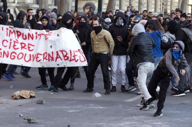 theo-scontri-a-corteo-a-parigi-13-fermi