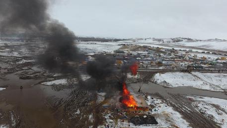 si-sgombera-il-campo-sioux-contro-oleodotto