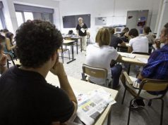 Scuola: ritornano in classe 8 milioni di studenti studenti-beccaria-di-carbonia-a-scuola-di-legalit-and-agrave-con-guardia-di-finanza