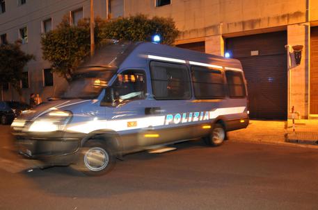 Spari contro mezzi polizia spari-contro-mezzi-polizia