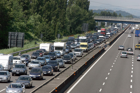 Crolla ponte su A14 crolla-ponte-su-a14-auto-coinvolte-forse-morti
