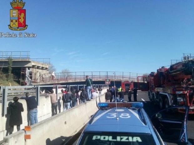 crolla-ponte-su-autostrada-a14-morti-marito-e-moglie-due-i-feriti