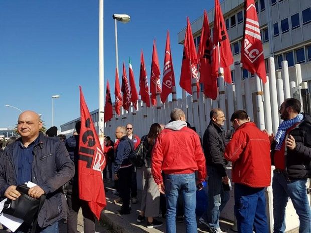 telecom-protesta-a-cagliari-per-garanzie-occupazionali