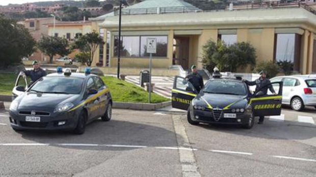 lavoro-in-cambio-voti-si-dimettono-sindaco-e-vice-gallura