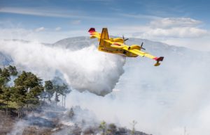 incendi-fiamme-ogliastra-azione-canadair-ed-elicotteri