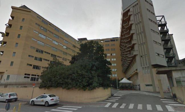 8155_650_320_dy_Cagliari_chiude_il_bar_dellospedale_Businco