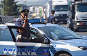 In tre tentano furto di una moto, interviene polizia