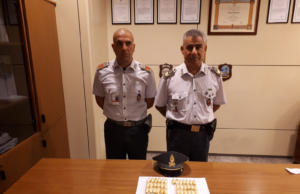 Cagliari, aveva mezzo chilo di morfina nello stomaco: arrestato all’aeroporto corriere ovulatore